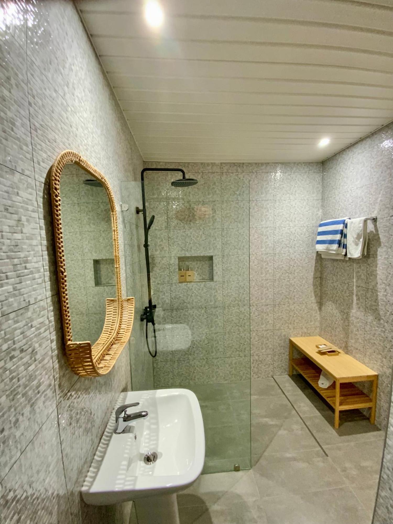 Tuburan Cove Beach Resort Buruanga Номер фото